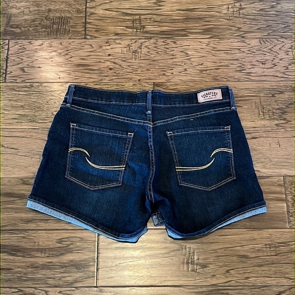 Signature By Levi Strauss Modern Shorts Mid Rise Size 8 - Picture 2 of 16